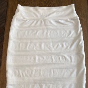Lularoe White Ribbed Cassie size L